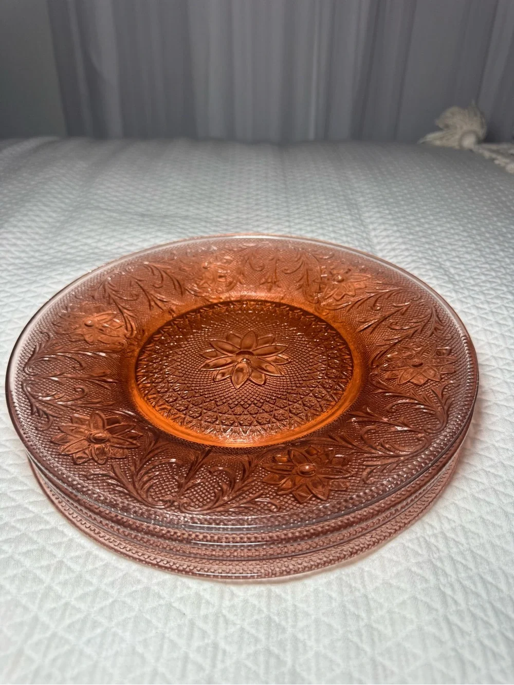 Vintage Tiara Indiana Glass Pink Peach Sandwich Dinner Plates 10.25” Set of 4